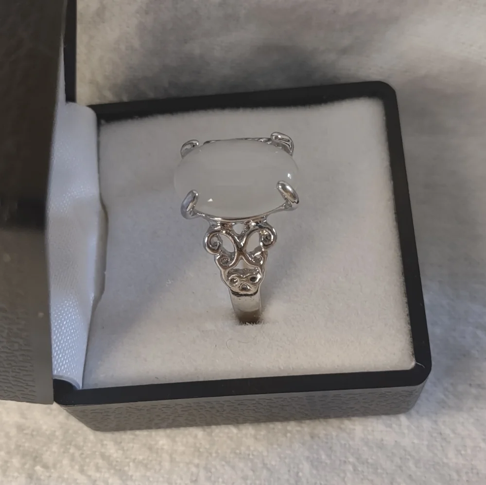 New women's white size 10 1/4 ring